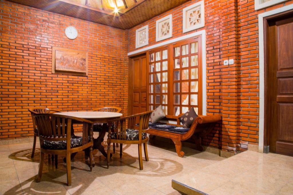 Ari La Homestay Ubud Buitenkant foto
